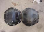 Front and rear Dana 44 cover comparison